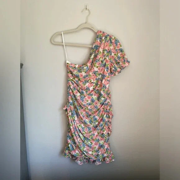 Urban Outfitters Kiss the Sky Floral One Shoulder Mini Dress Size Medium NWT - Picture 3 of 6